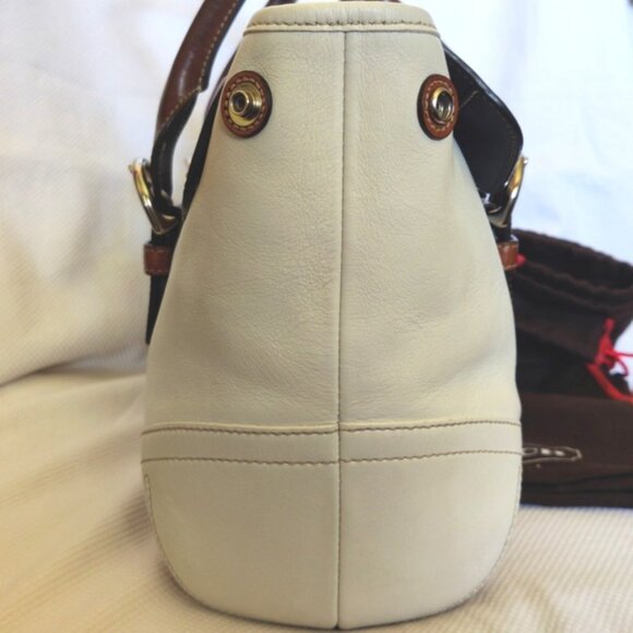 Coach Vintage Soho Leather Flap East/West Satchel in White & Saddle, EUC - Picture 14 of 16